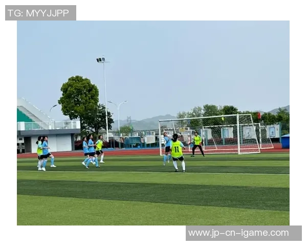 大同中学足球队奋勇拼搏展现青春风采助力校园文化建设与团队精神提升